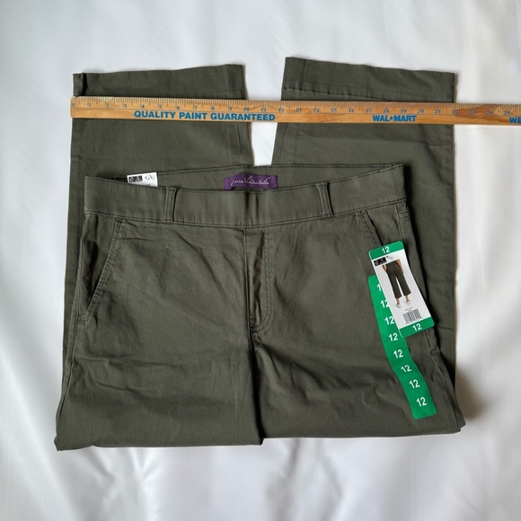 Gloria Vanderbilt Pull on wide leg crop size 12 Olive green tummy Smoothing - Picture 2 of 9